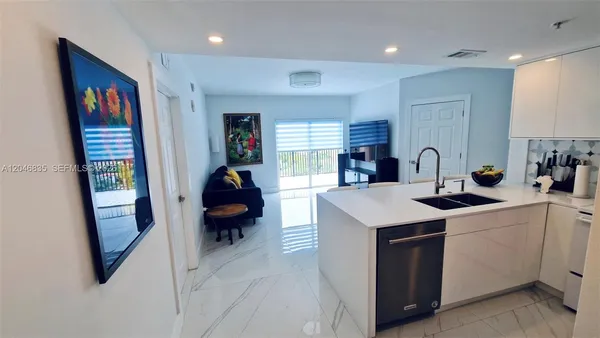 $3,500 | 3410 Coral Way, Unit PH05, Miami, FL 33145