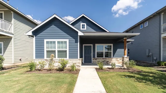 $338,665 | 225 Clearlake Drive, Hutto, TX 78634