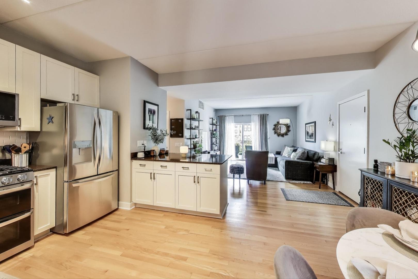 4301 North Sheridan Road, Unit 202 Chicago, IL 60613 - Photo 11 of 28 Gallery Image 11