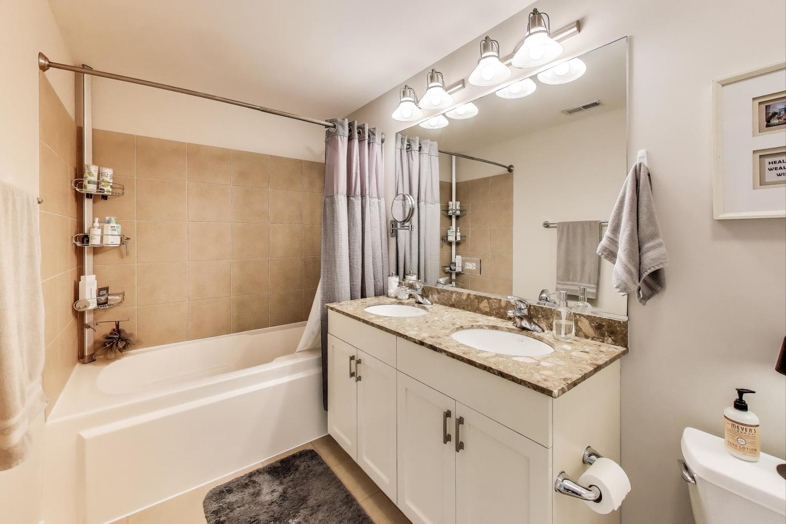 4301 North Sheridan Road, Unit 202 Chicago, IL 60613 - Photo 15 of 28 Gallery Image 15