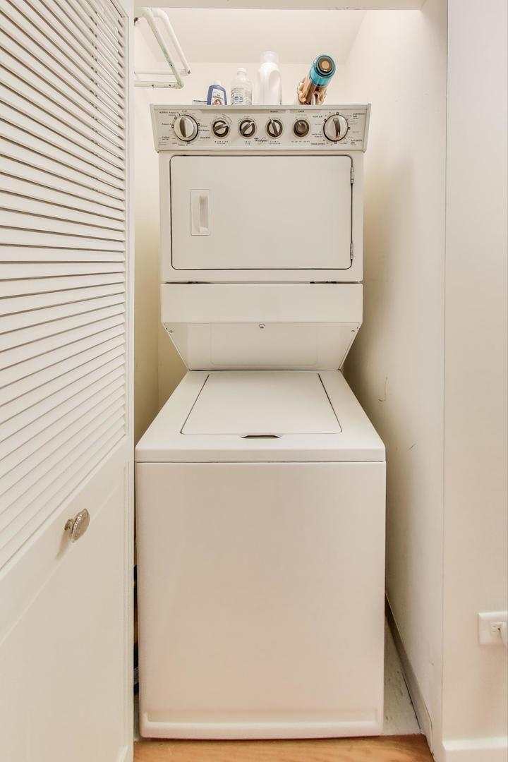 4301 North Sheridan Road, Unit 202 Chicago, IL 60613 - Photo 20 of 28 Gallery Image 20