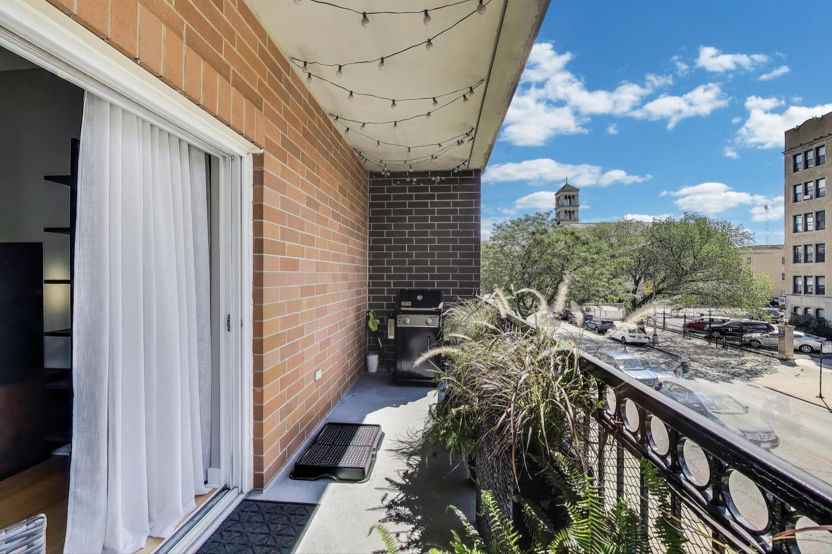 4301 North Sheridan Road, Unit 202 Chicago, IL 60613 - Photo 22 of 28 Gallery Image 22