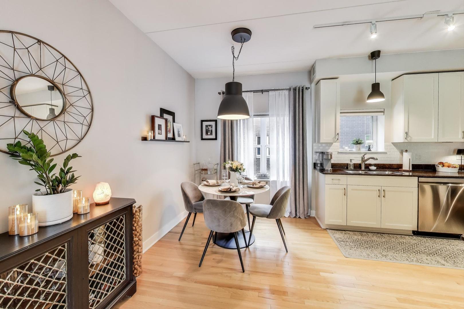 4301 North Sheridan Road, Unit 202 Chicago, IL 60613 - Photo 8 of 28 Gallery Image 8