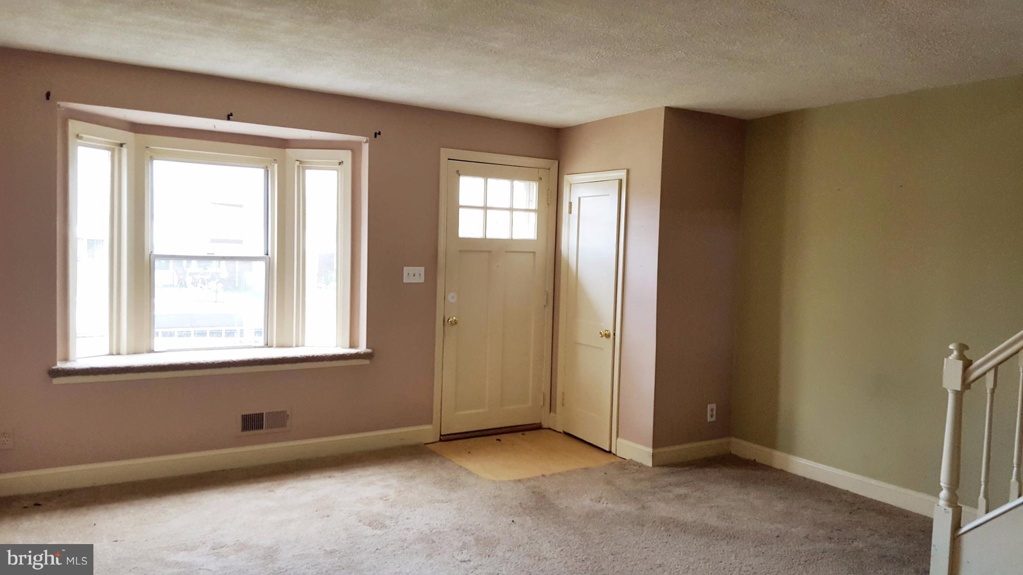 411 Torner Road Baltimore, MD 21221 - Photo 6 of 20 Living Room