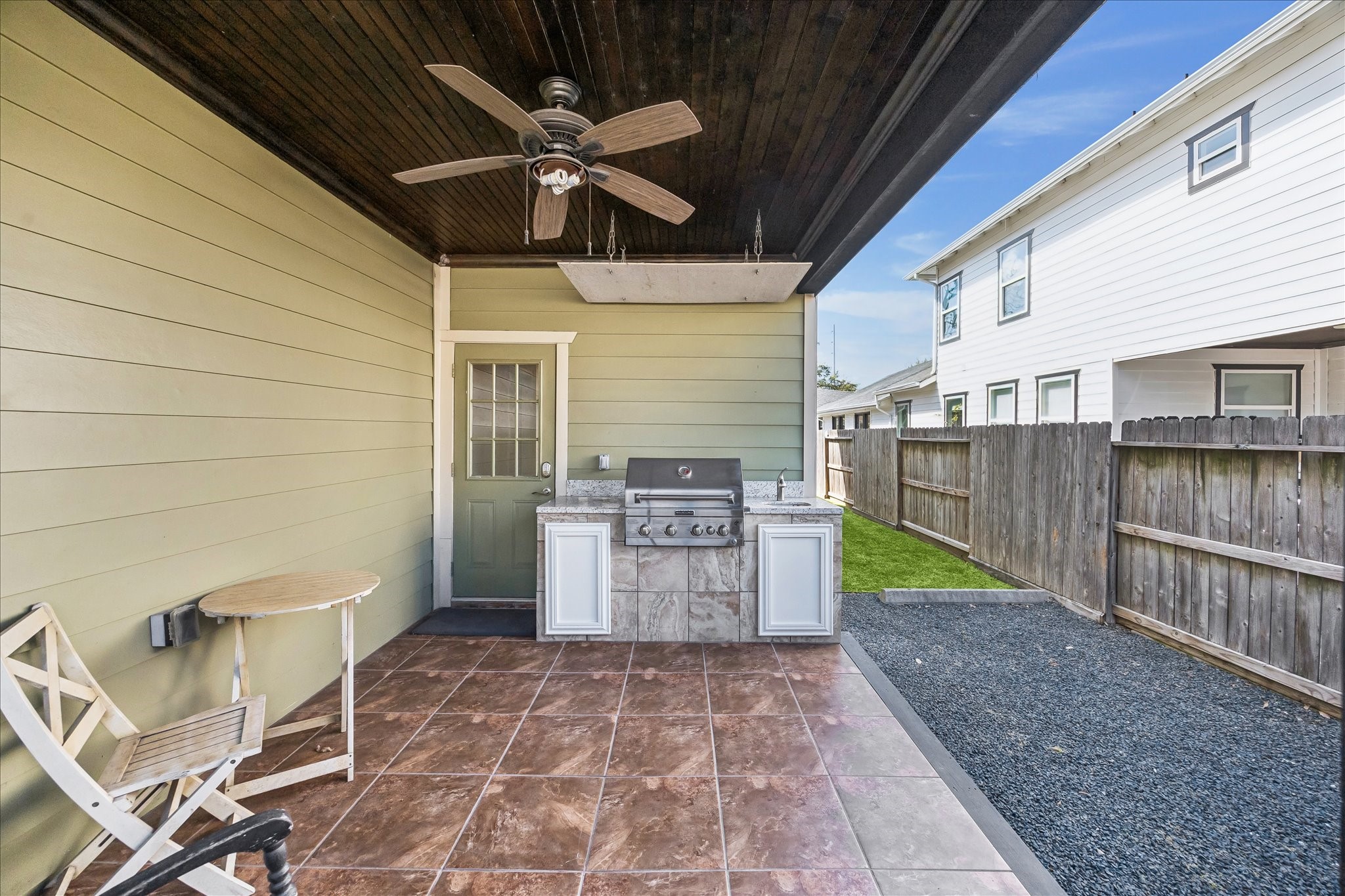 638 Heights Boulevard Houston, TX 77007 - Photo 31 of 49 a view of a patio with table and chairs