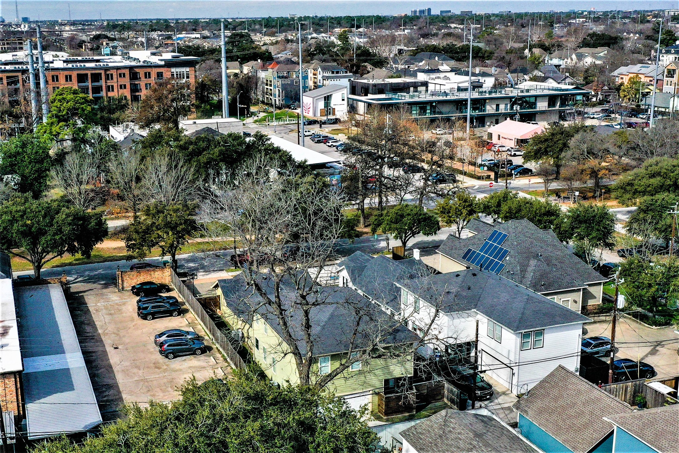 638 Heights Boulevard Houston, TX 77007 - Photo 37 of 49 Enjoy easy access to public transportation along with nearby shopping, dining, parks, and everyday conveniences, all wrapped in the artsy, eclectic charm of the Historic Heights. This prime location keeps you connected while still surrounded by the character and community the Heights is known for.