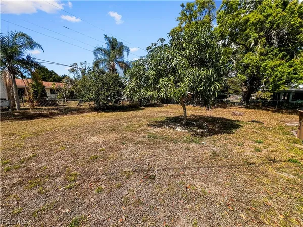 $1,299 | 2239 Iris Way, Fort Myers, FL 33905