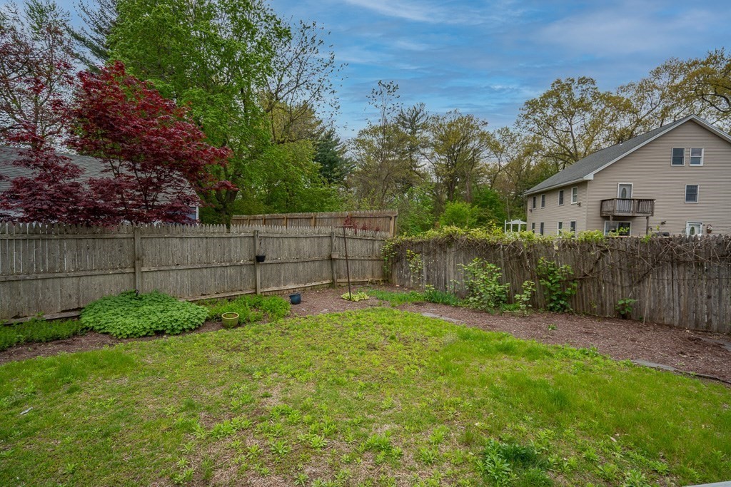 112 Manchester Terrace Springfield, MA 01108 - Photo 33 of 38