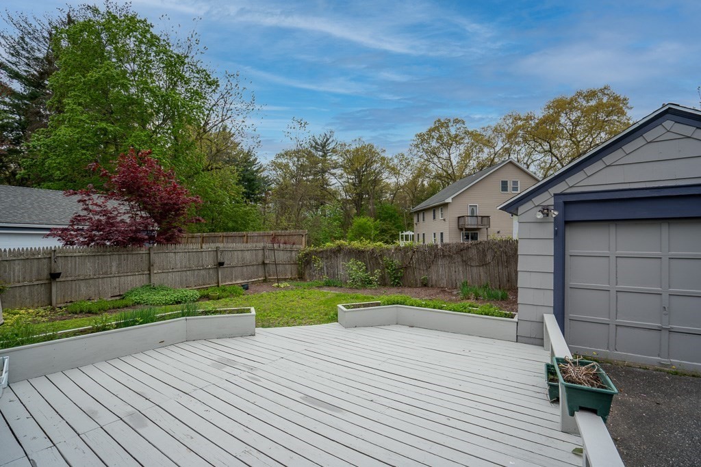 112 Manchester Terrace Springfield, MA 01108 - Photo 35 of 38