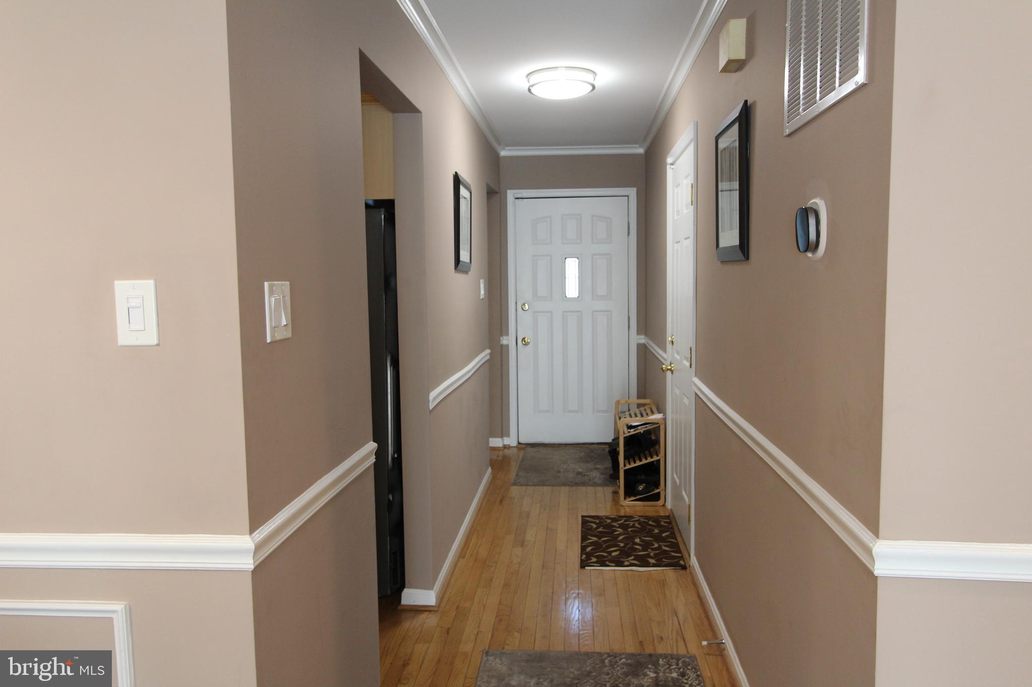 5145 Columbia Road, Unit 831 Columbia, MD 21044 - Photo 8 of 38 Foyer