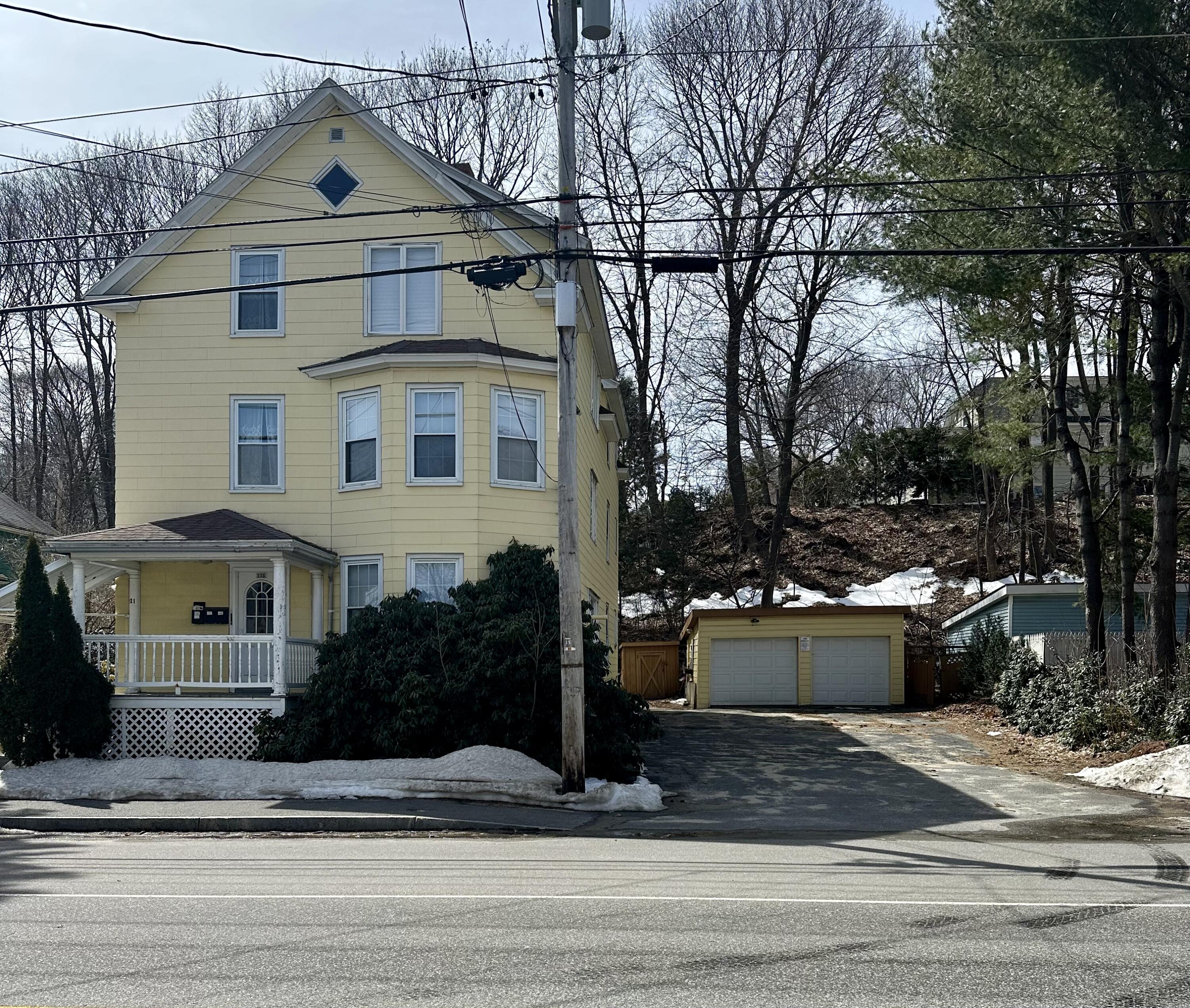 121 Riverside Drive Auburn, ME 04210 - Photo 1 of 7 IMG_8335