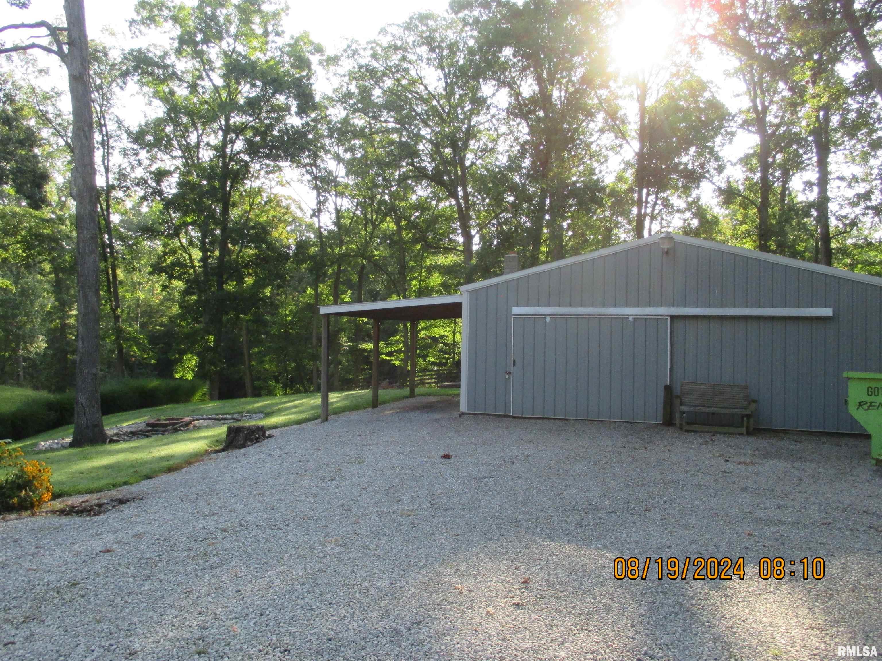 1104 Race Track Road Centralia, IL 62801 - Photo 4 of 26