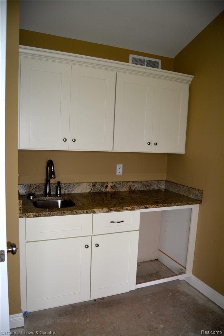 2830 North Addison Circle Rochester, MI 48306 - Photo 20 of 24 DSC_1308.jpg