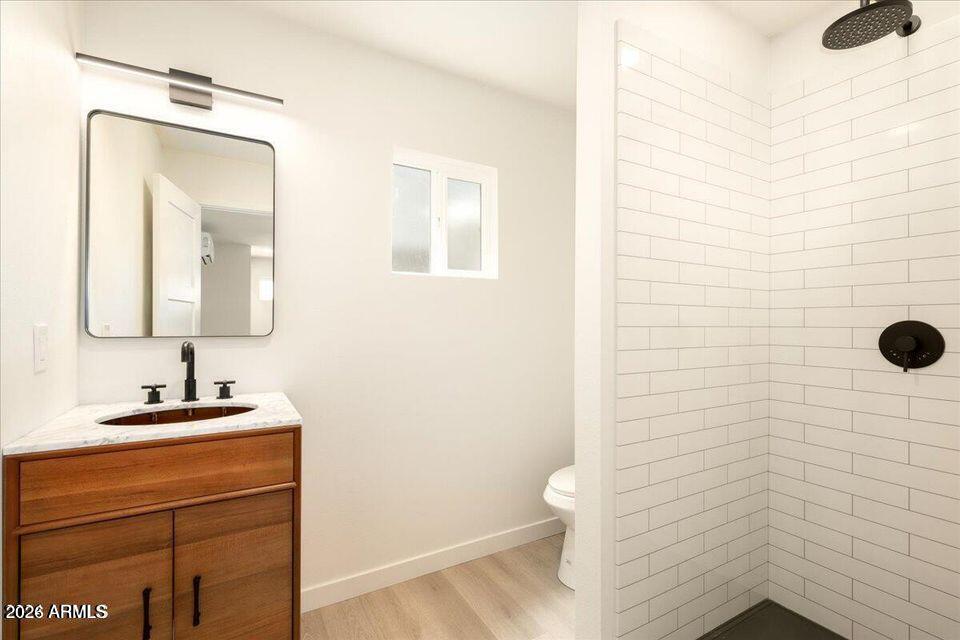 8049 North 10th Street Phoenix, AZ 85020 - Photo 27 of 40 Guest House Bath