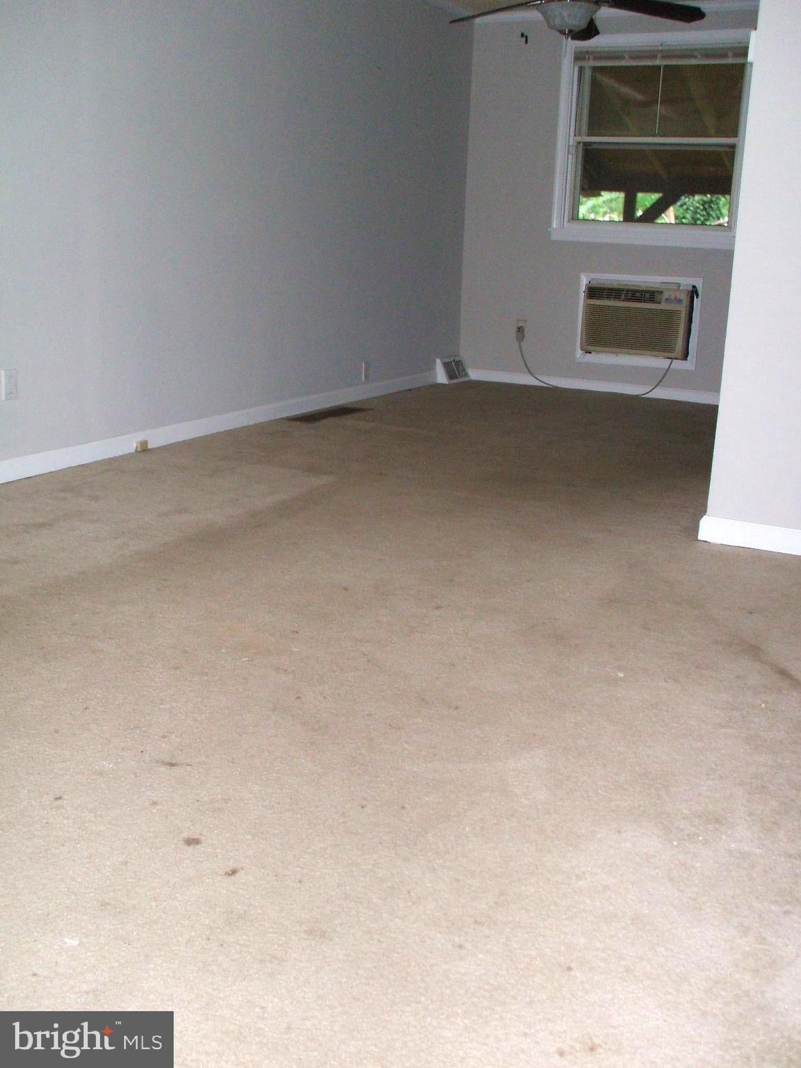 319 Rural Avenue Chester, PA 19013 - Photo 4 of 21 Combo Living & Dining Area