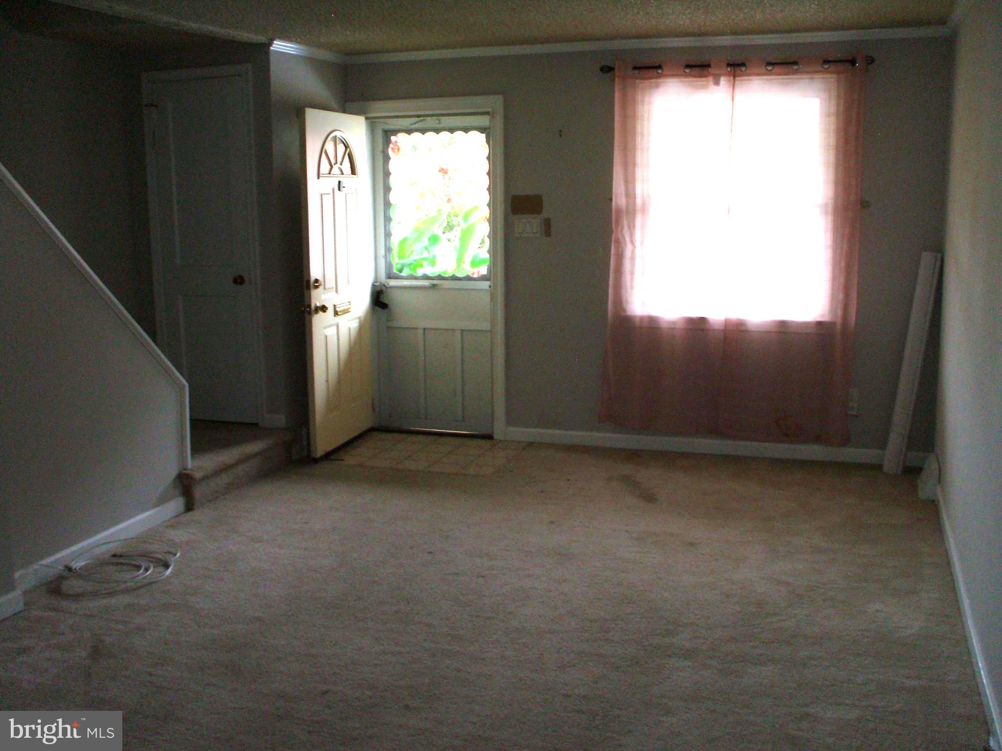 319 Rural Avenue Chester, PA 19013 - Photo 5 of 21 Living Room