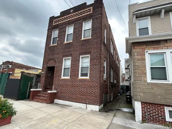 $1,150,000 | 61-38 Grand Avenue | Maspeth