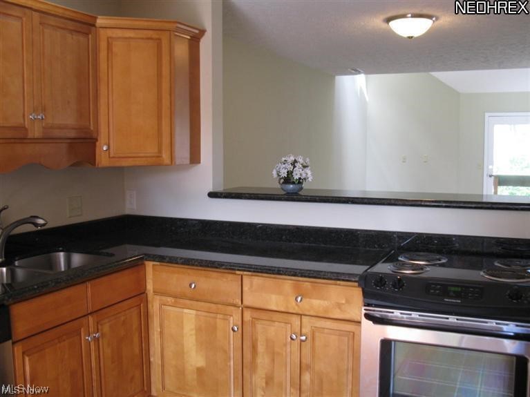 4695 Mayfield Road, Unit E South Euclid, OH 44121 - Photo 3 of 9