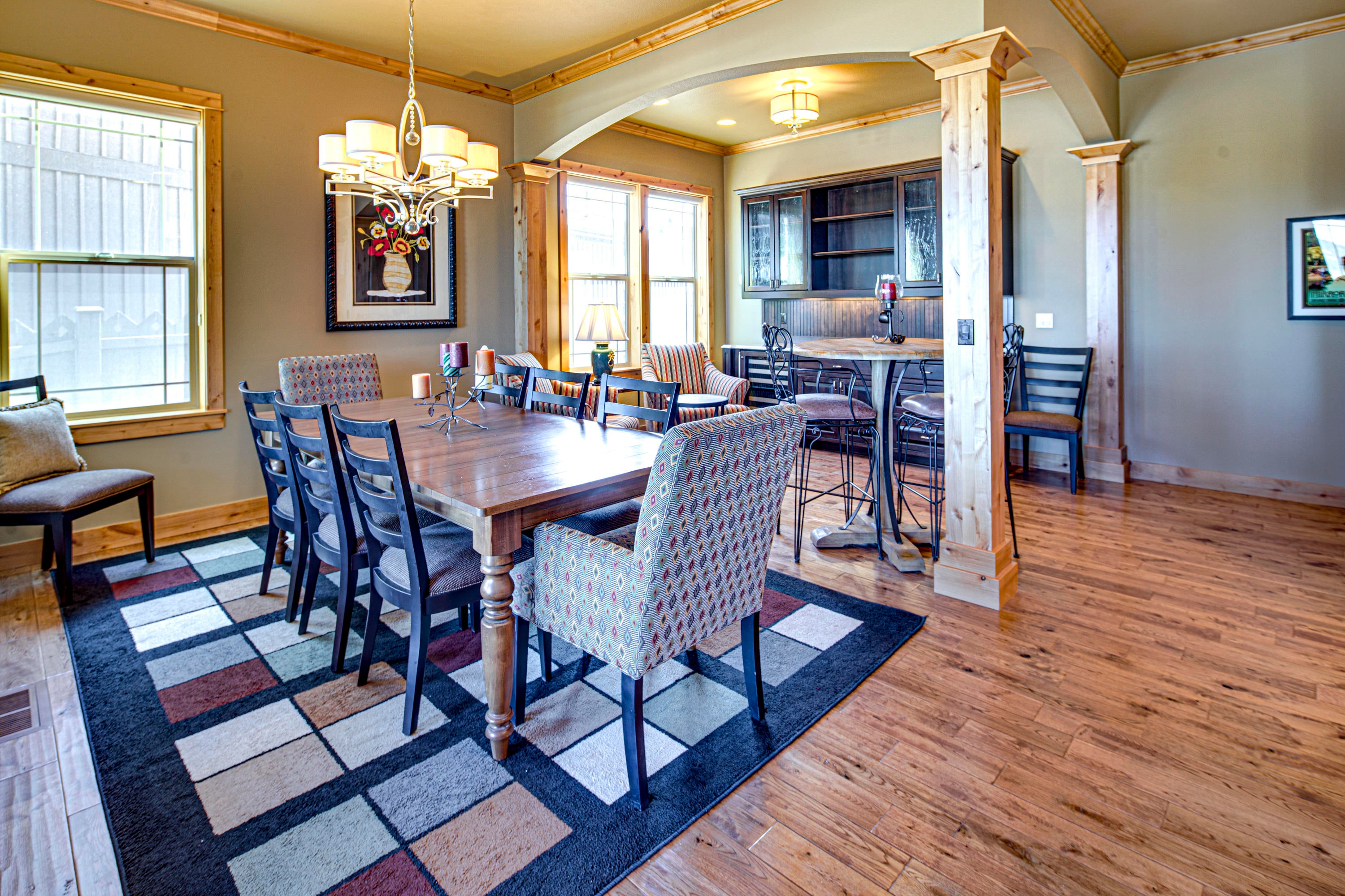 933 Southwest Vantage Point Way Bend, OR 97702 - Photo 10 of 36 Dining Area