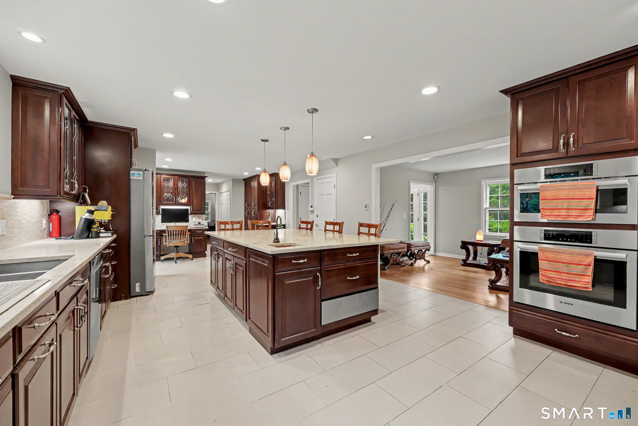 567 Danbury Road Wilton, CT 06897 - Photo 4 of 32