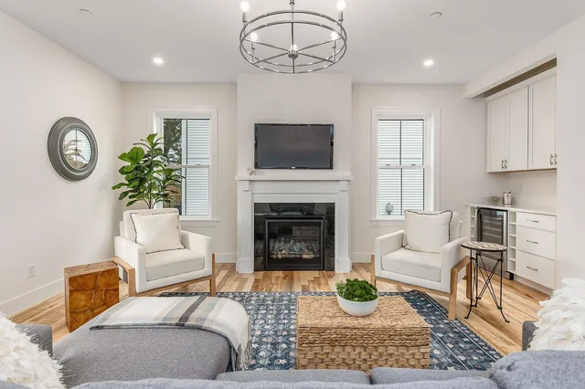 $1,524,900 | 5 Woodbury Avenue, Unit 5, Portsmouth, NH 03801