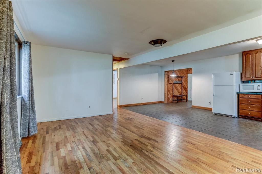 13839 Elwell Road Belleville, MI 48111 - Photo 7 of 25