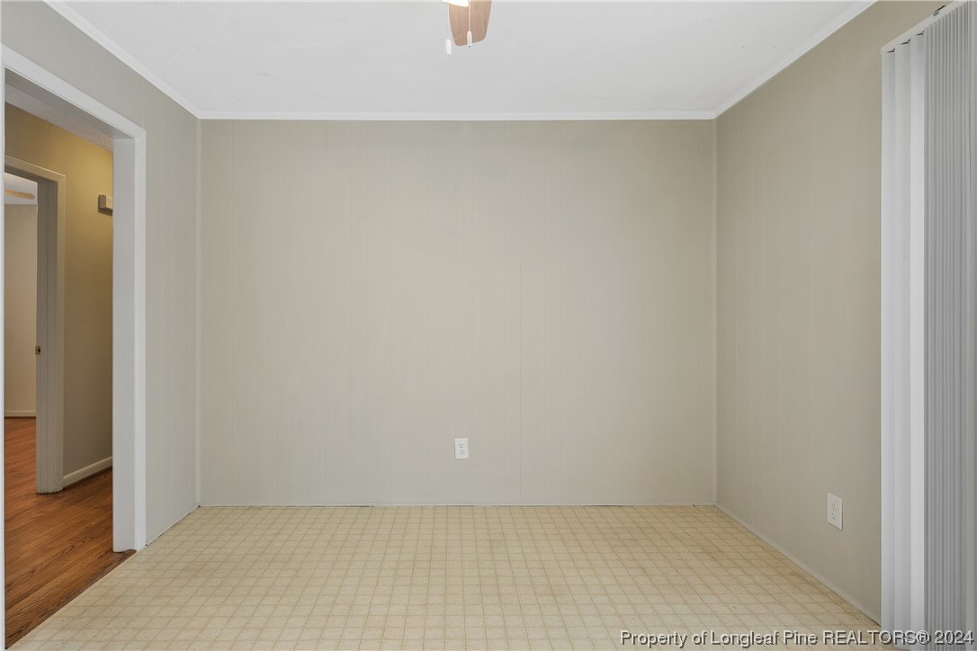 636 Pleasant Loop Fayetteville, NC 28311 - Photo 15 of 40 an empty room with a bench