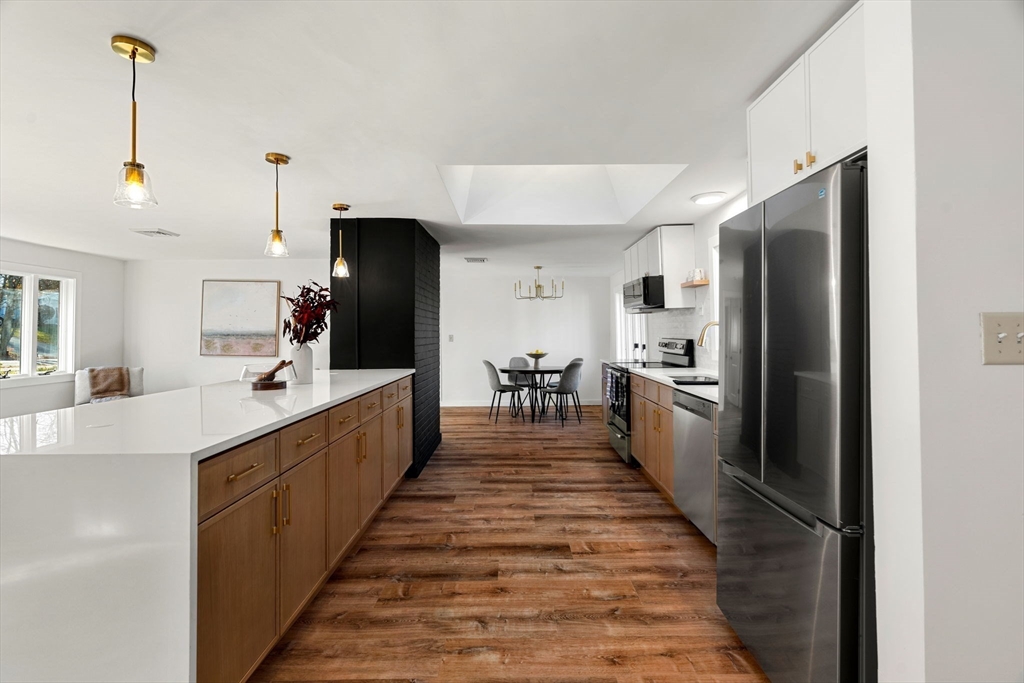 11 Murray Street Peabody, MA 01960 - Photo 8 of 42