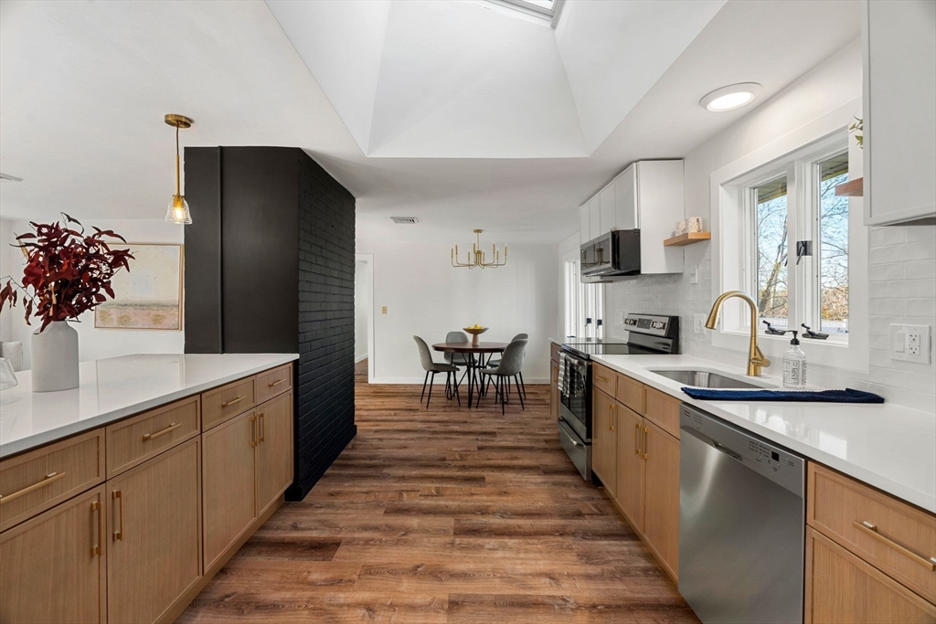 11 Murray Street Peabody, MA 01960 - Photo 10 of 42