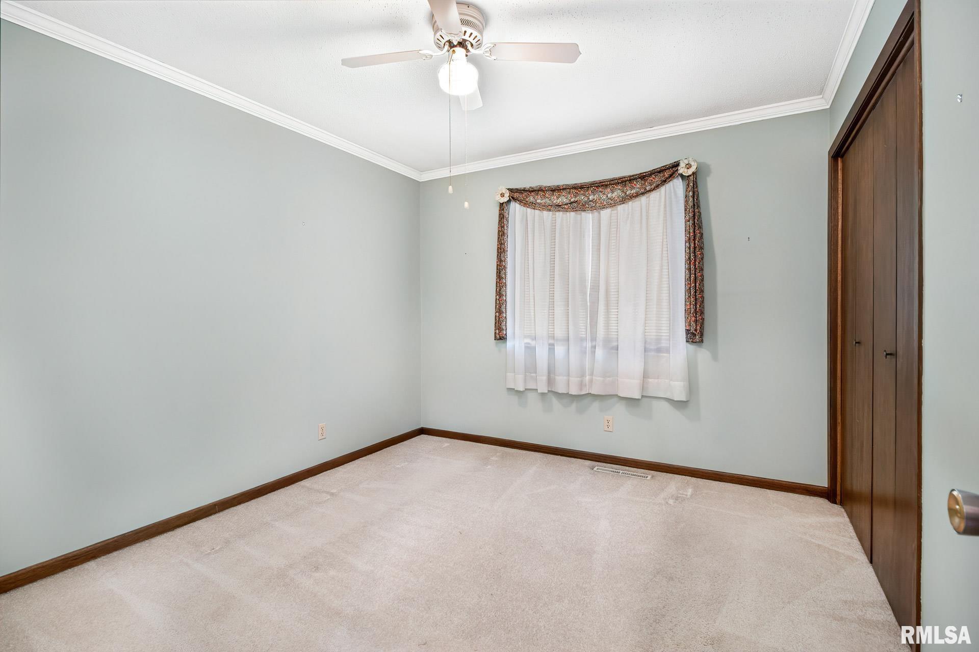1325 Middle Road Bettendorf, IA 52722 - Photo 10 of 30 Gallery Image 10