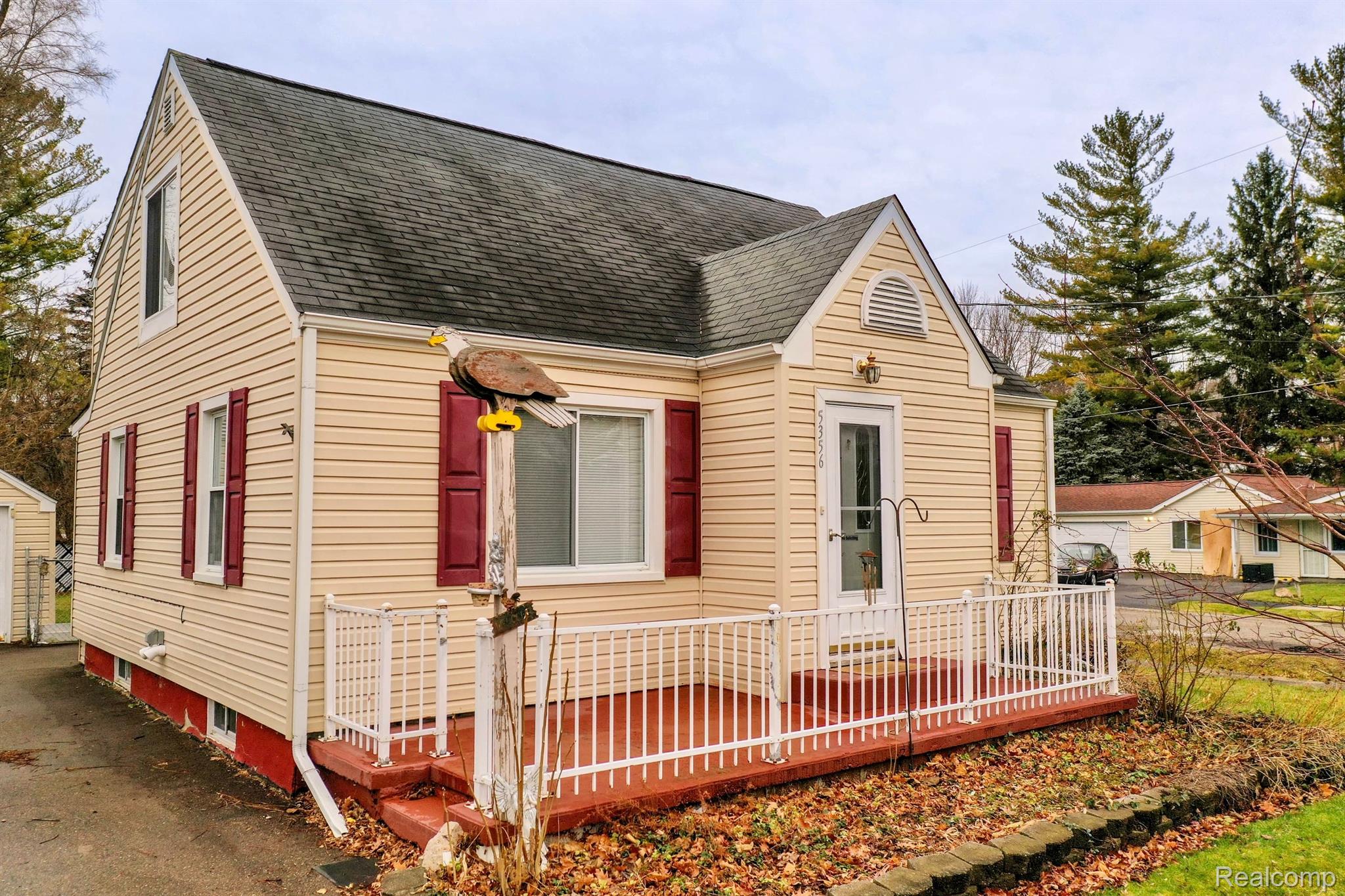 5356 Lapeer Road Burton, MI 48509 - Photo 4 of 38 Gallery Image 4