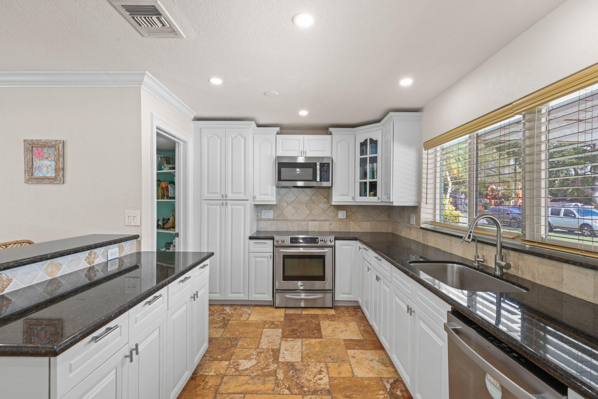 1082 Southwest 3rd Street Boca Raton, FL 33486 - Photo 14 of 61 1082 Southwest 3rd St - 14.jpg-SMALL