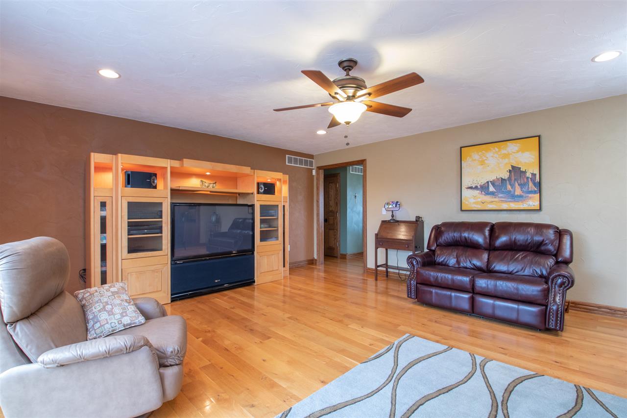 18447 East Rock Grove Road Davis, IL 61019 - Photo 5 of 24 Gallery Image 5