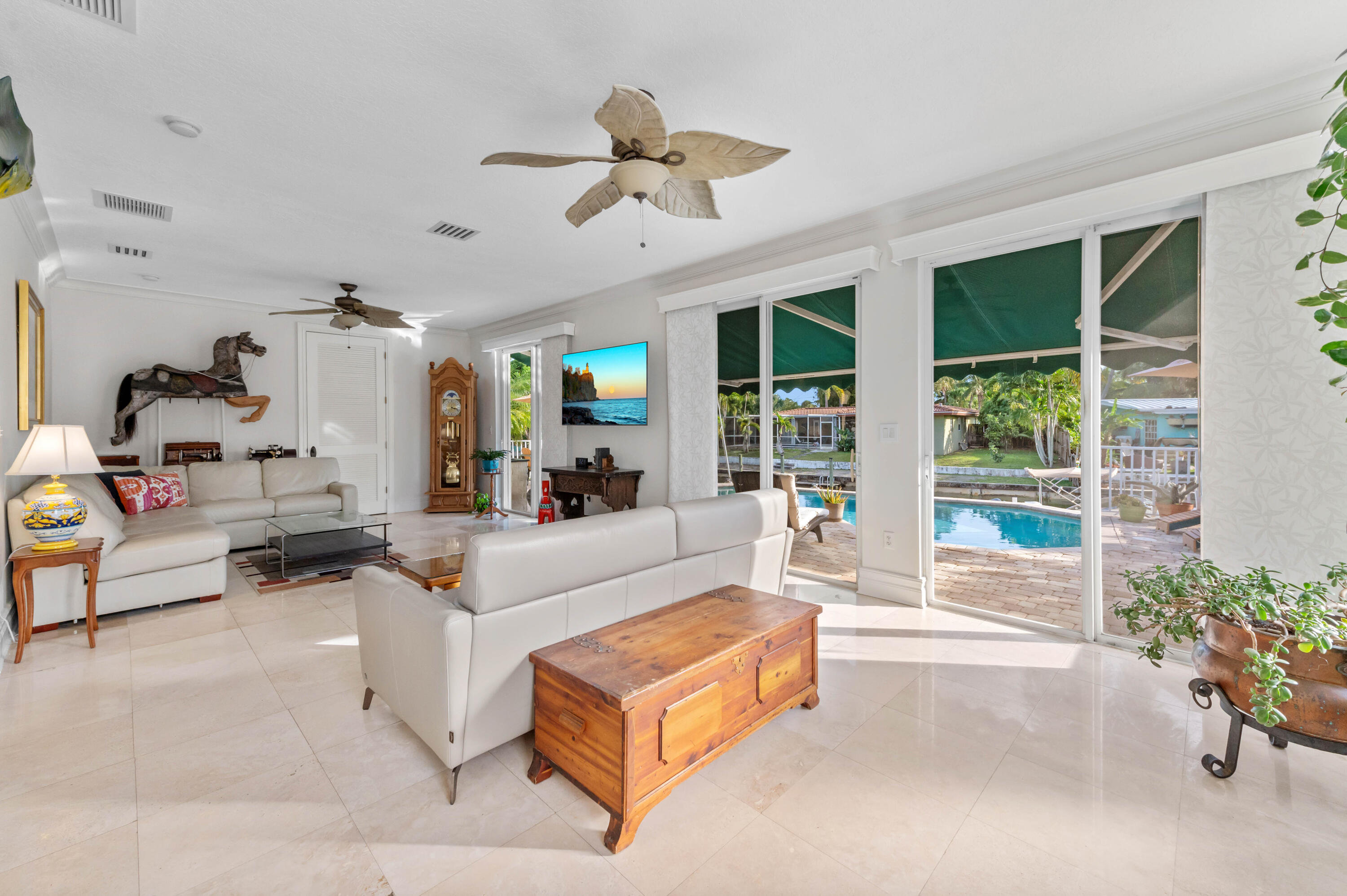 746 West Palmetto Park Road Boca Raton, FL 33486 - Photo 21 of 60 Living Room