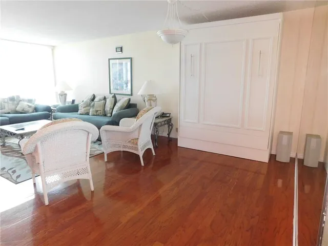 $4,000 | 1620 South Ocean Boulevard, Unit 9C, Pompano Beach, FL 33062