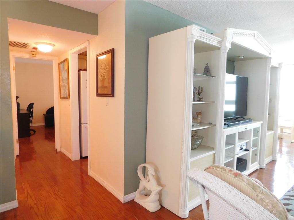 1620 South Ocean Boulevard, Unit 9C Pompano Beach, FL 33062 - Photo 18 of 43 HALLWAY