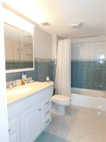 $4,000 | 1620 South Ocean Boulevard, Unit 9C, Pompano Beach, FL 33062