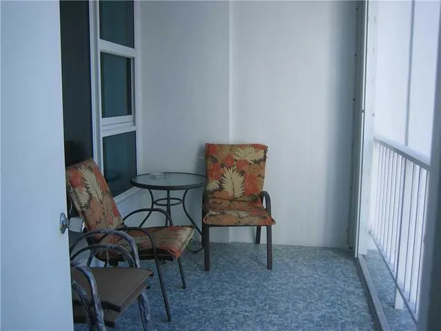 $4,000 | 1620 South Ocean Boulevard, Unit 9C, Pompano Beach, FL 33062