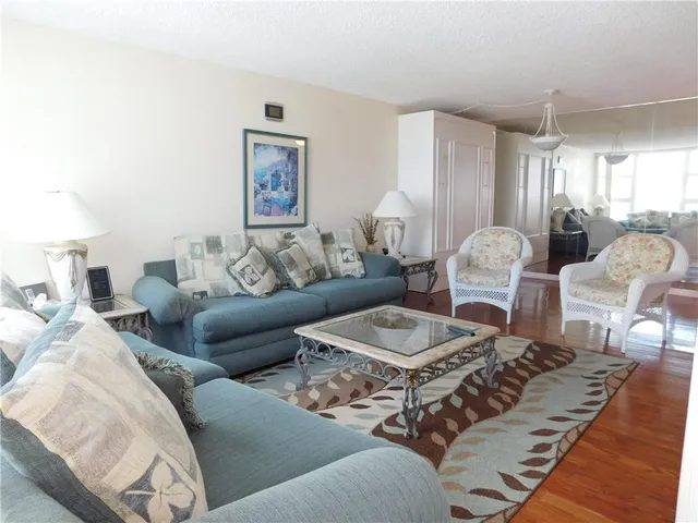 $4,000 | 1620 South Ocean Boulevard, Unit 9C, Pompano Beach, FL 33062