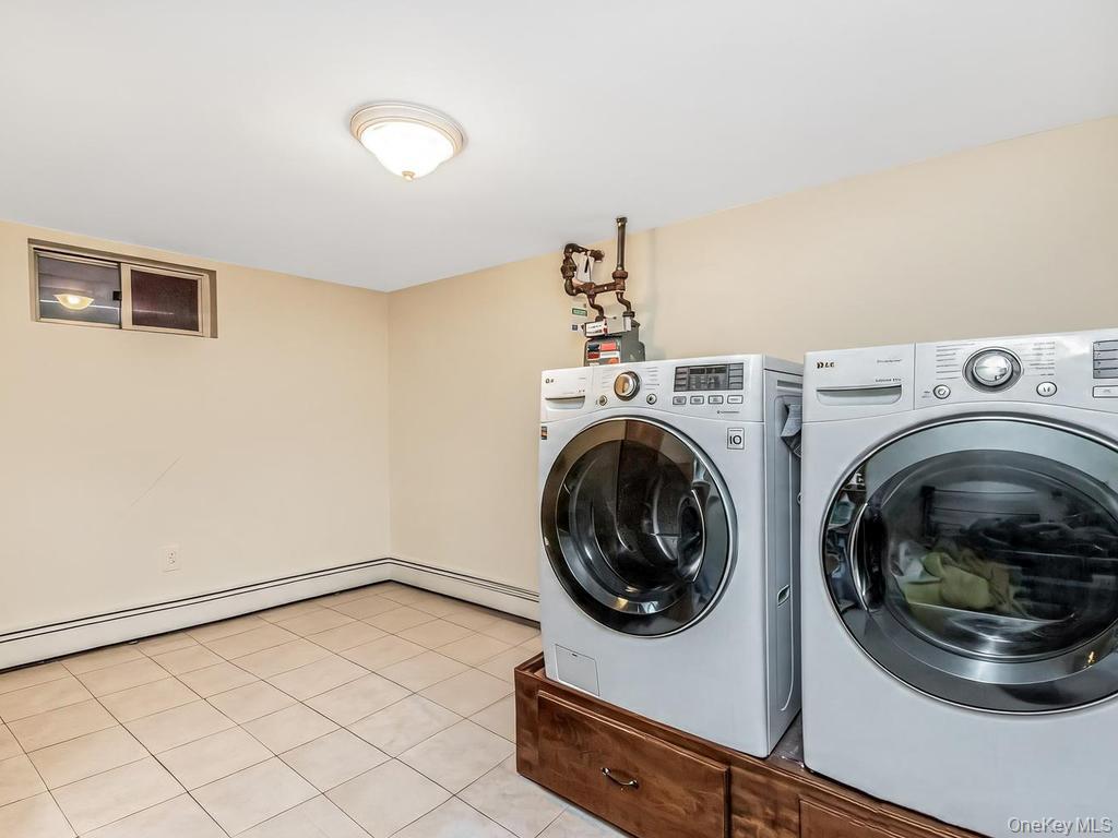 4004 Rombouts Avenue Bronx, NY 10466 - Photo 29 of 37