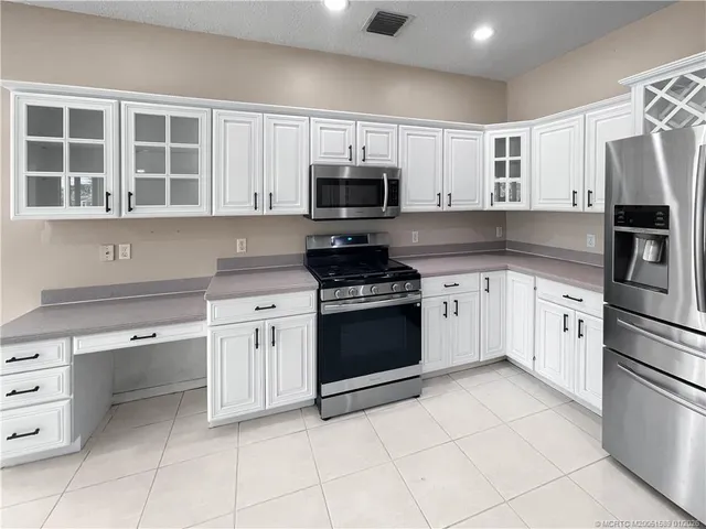 $755,500 | 8006 Southwest Yachtsmans Drive, Stuart, FL 34997