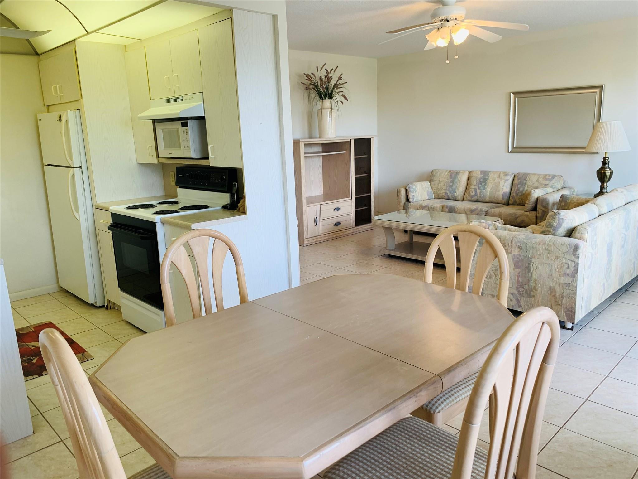 3025 Guildford East, Unit 3025 Boca Raton, FL 33434 - Photo 4 of 29 Photo 4