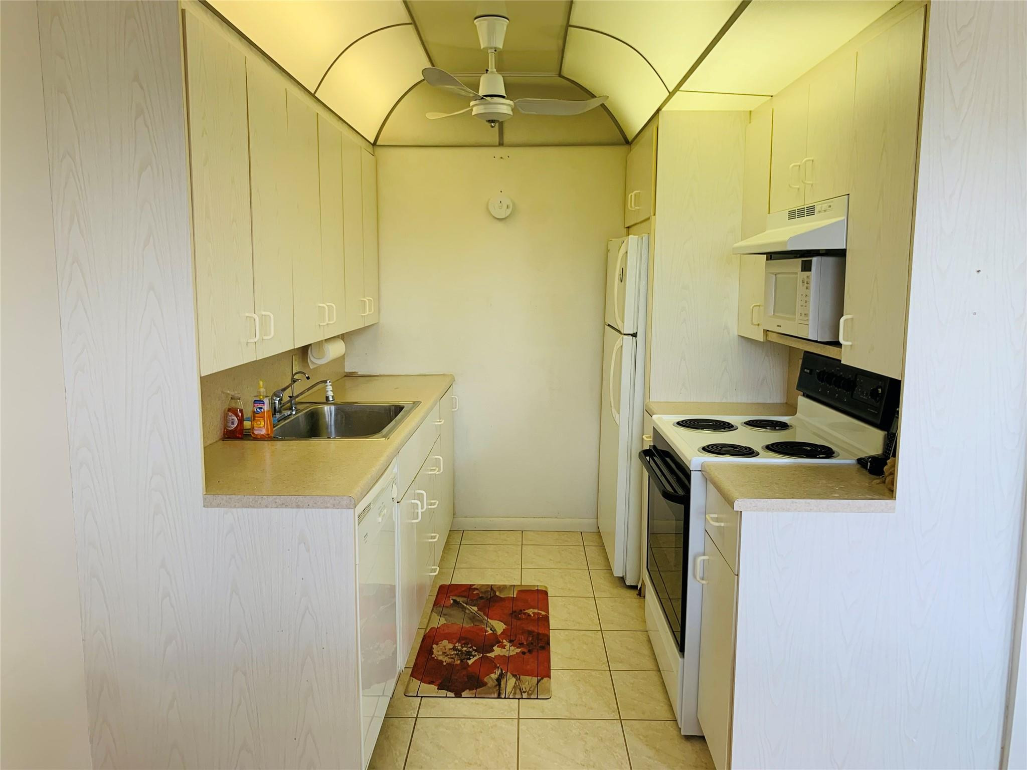 3025 Guildford East, Unit 3025 Boca Raton, FL 33434 - Photo 5 of 29 Photo 5