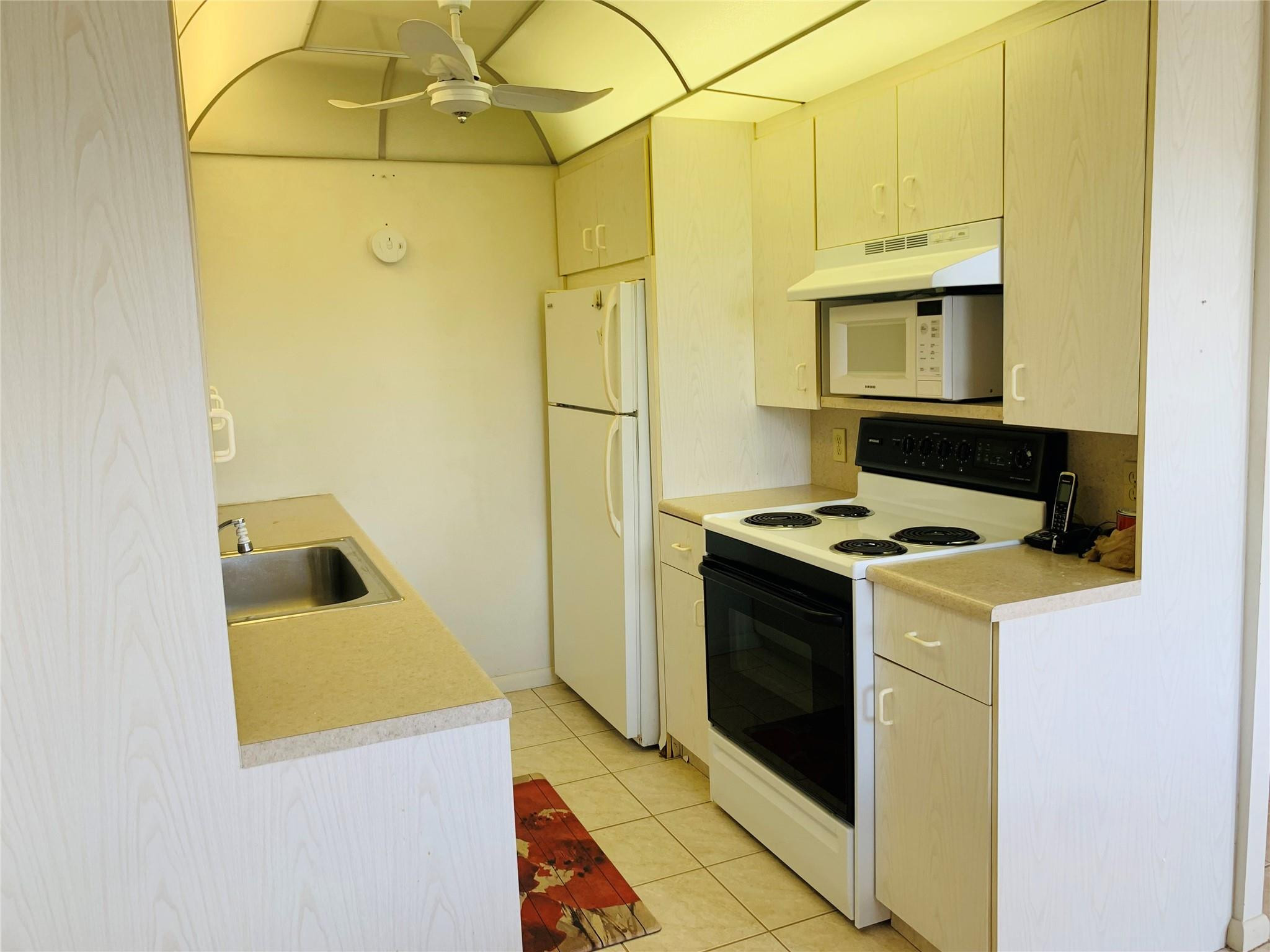 3025 Guildford East, Unit 3025 Boca Raton, FL 33434 - Photo 6 of 29 Photo 6