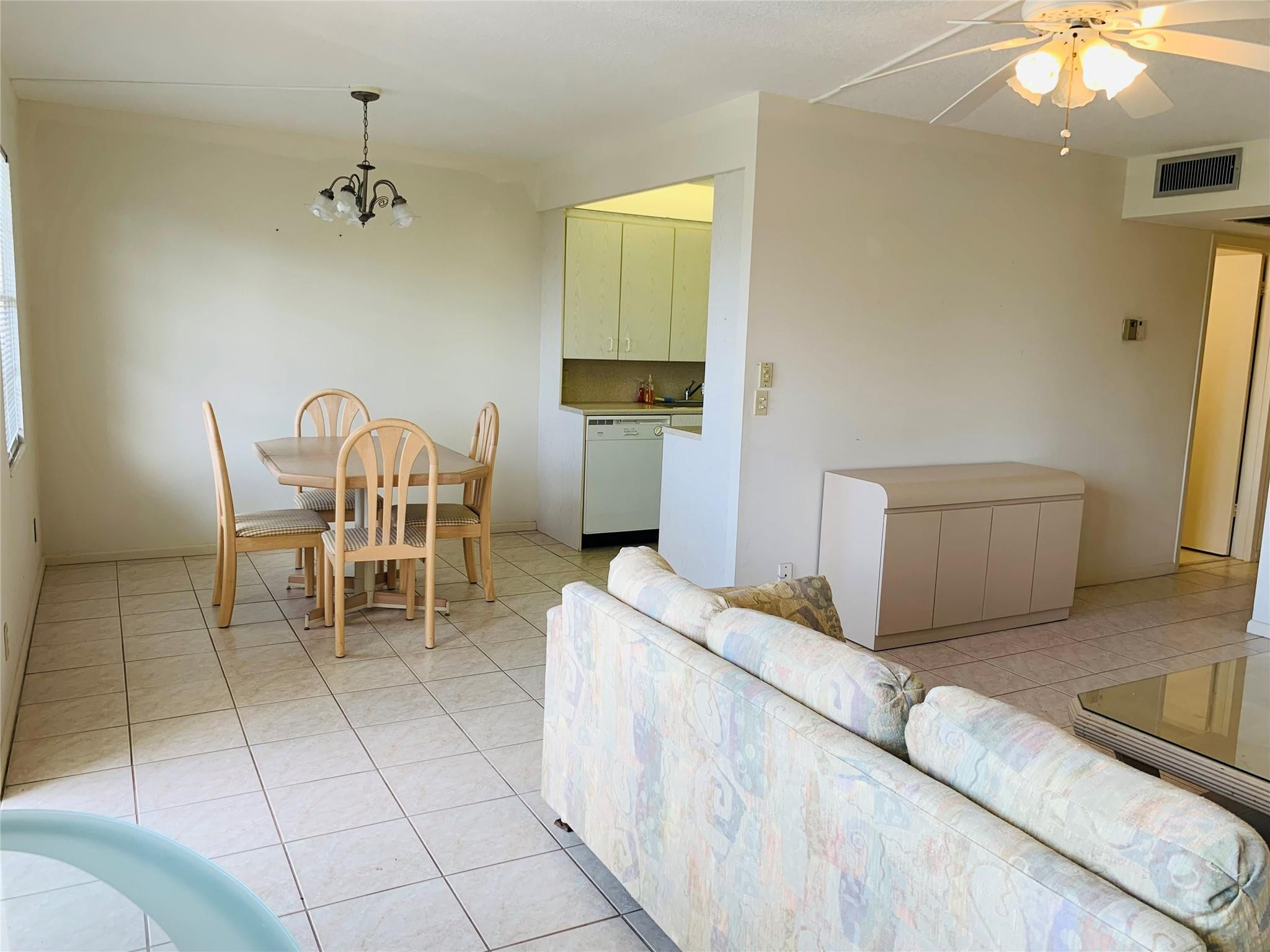 3025 Guildford East, Unit 3025 Boca Raton, FL 33434 - Photo 8 of 29 Photo 8