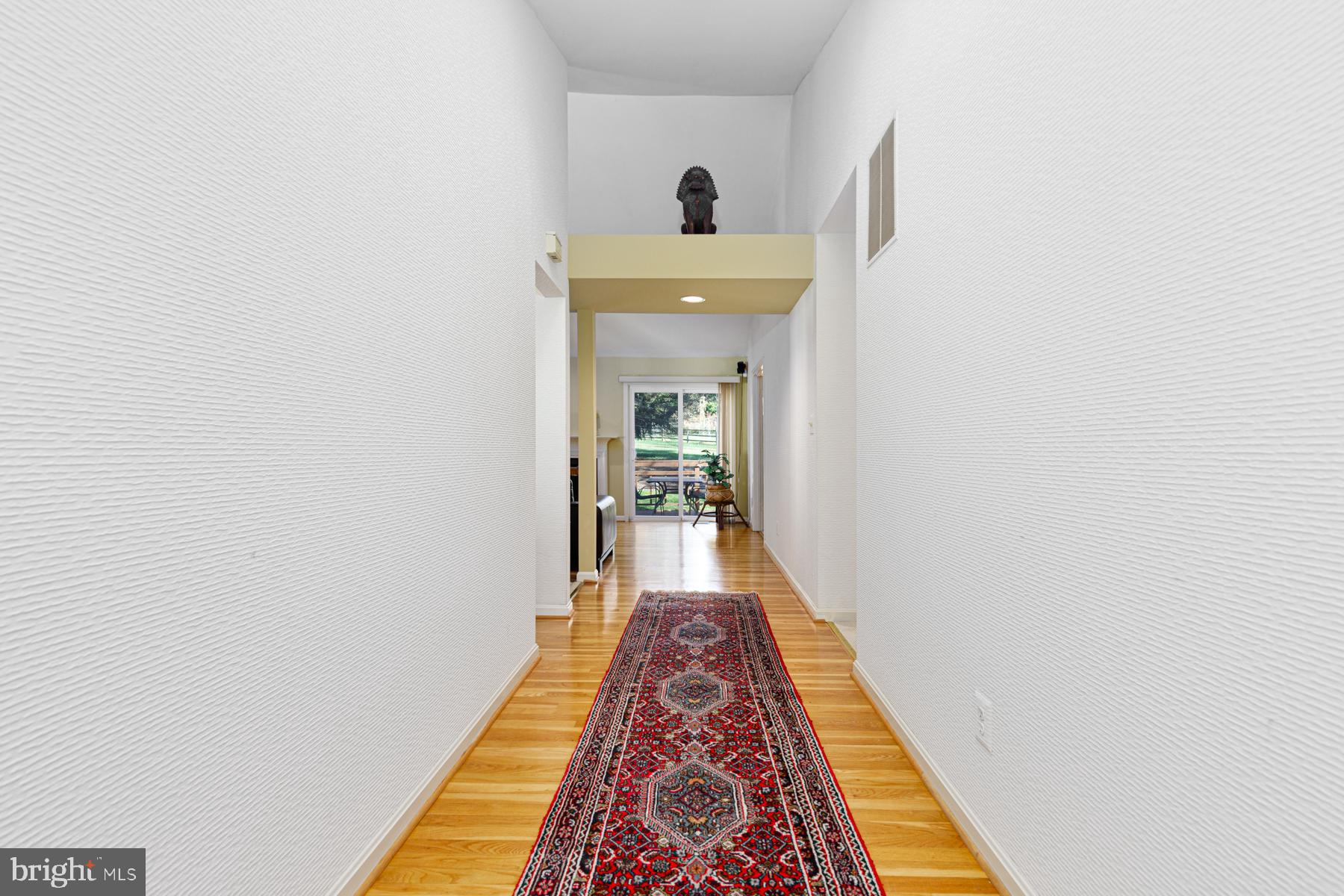 20501 Beaver Ridge Road Montgomery Village, MD 20886 - Photo 5 of 32 Enter into a wide-open foyer with a skylight