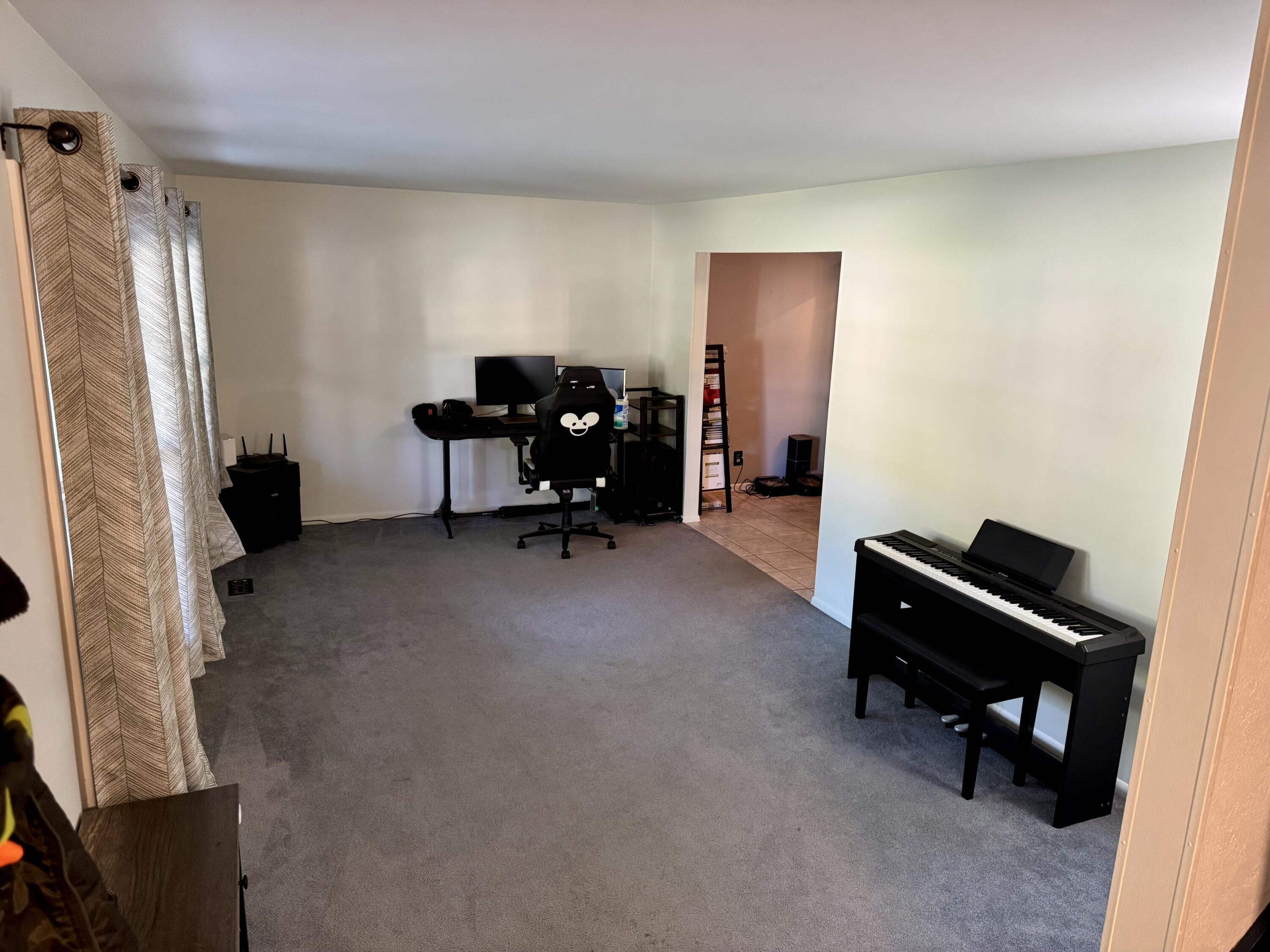 5349 Old Franklin Road Grand Blanc, MI 48439 - Photo 11 of 26 Living Room