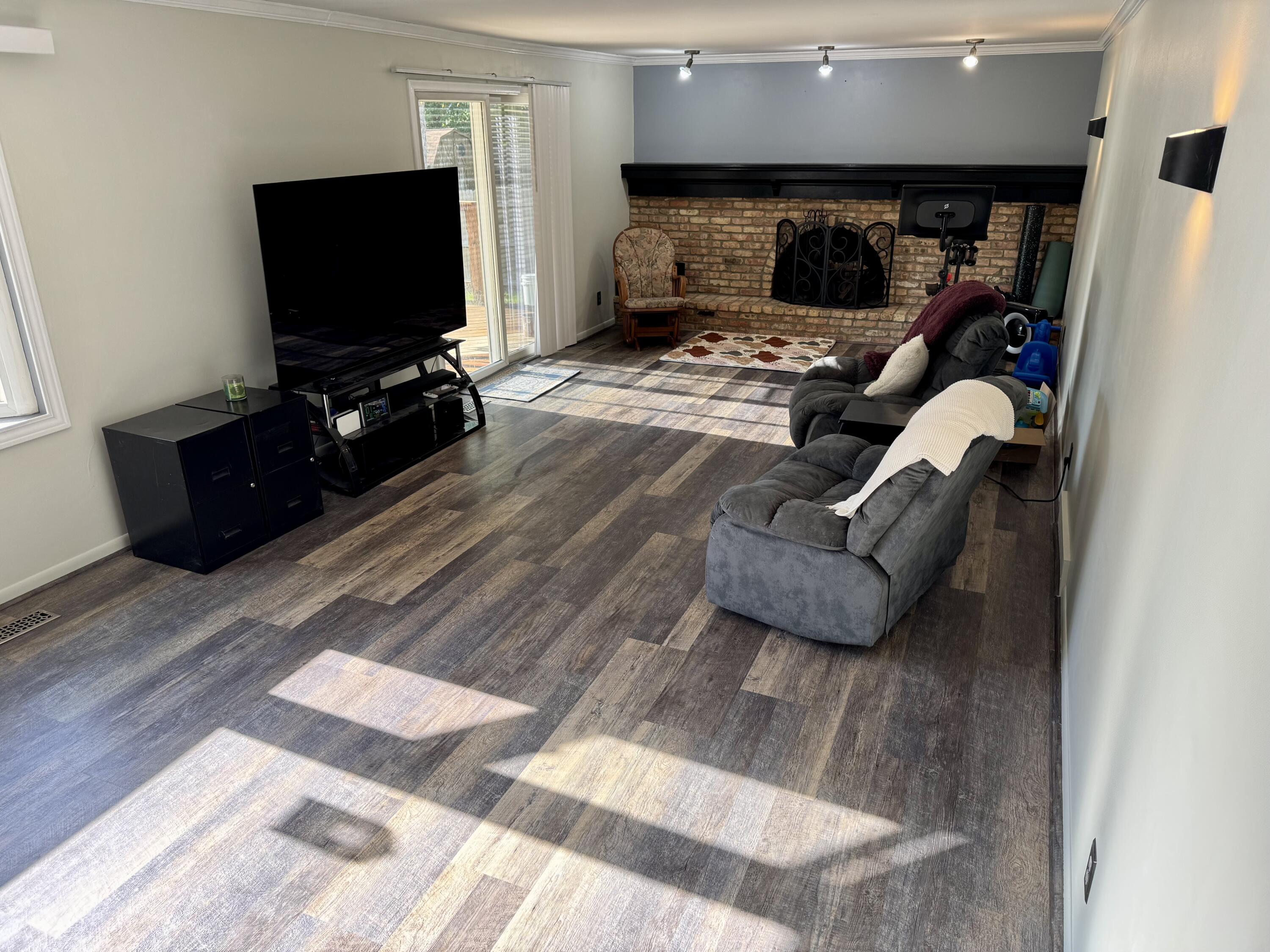 5349 Old Franklin Road Grand Blanc, MI 48439 - Photo 6 of 26 Family Room