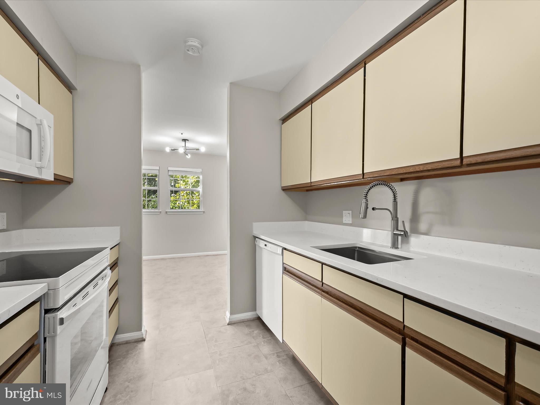 8375 Montgomery Run Road, Unit F Ellicott City, MD 21043 - Photo 22 of 42 montgomeryrun021