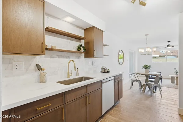 $395,000 | 3918 West Kaler Drive, Phoenix, AZ 85051